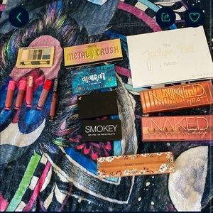 Make up, eyeshadows, blush and highlight